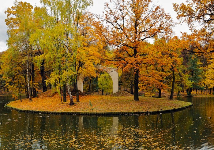 Королев осенью. Сквер Королев осенью. Осень в Павловском парке фото. Осень в Царском селе фото. Снежинск осень.