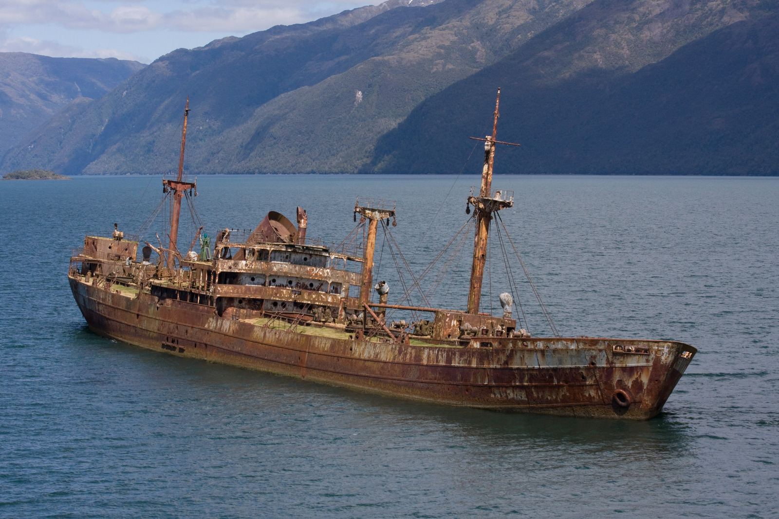 Судно пропавшее 3 года назад. Пароход SS Cotopaxi. Корабль SS Cotopaxi. Корабль, пропавший на Бермудах 90 лет назад. Корабль пропавший в Бермудском треугольнике вернулся.